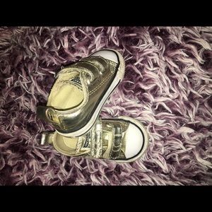 Toddler Converse gold size 3